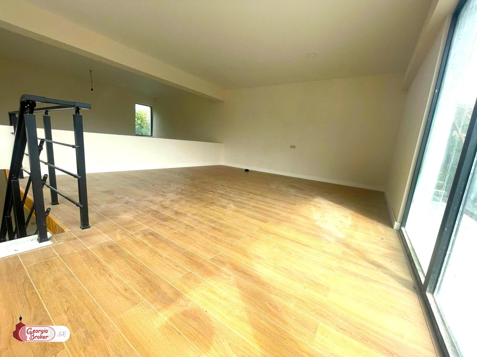 იყიდება ახალი გარემონტებული 5 ოთახიანი სახლი